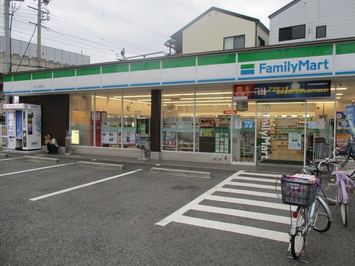 ファミリーマートあびこ駅西店(コンビニ)まで120m Ｒｉｎｏｎ我孫子