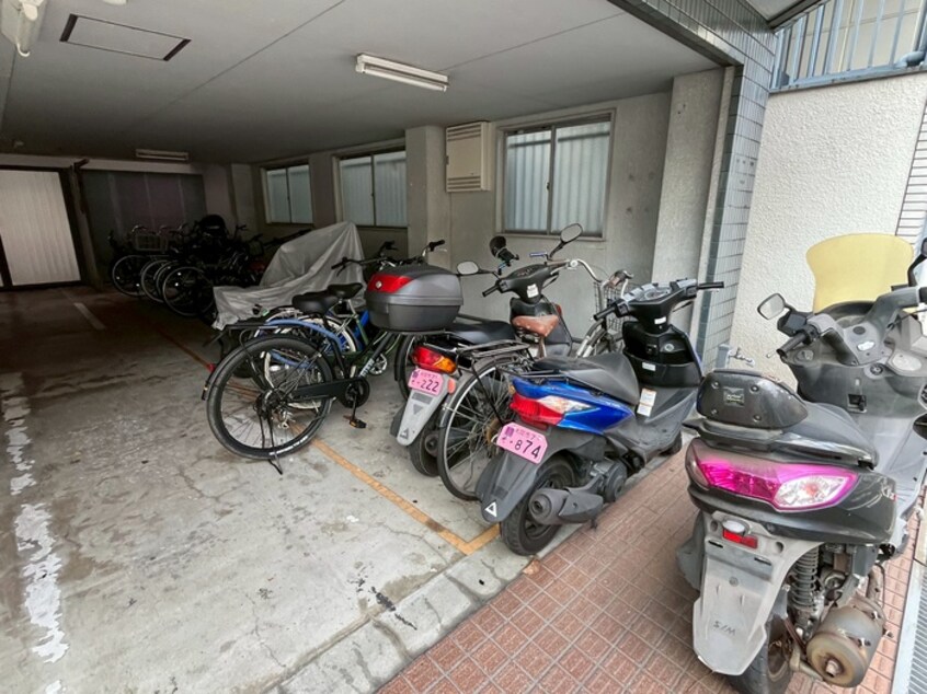 駐輪場 プレアール高殿