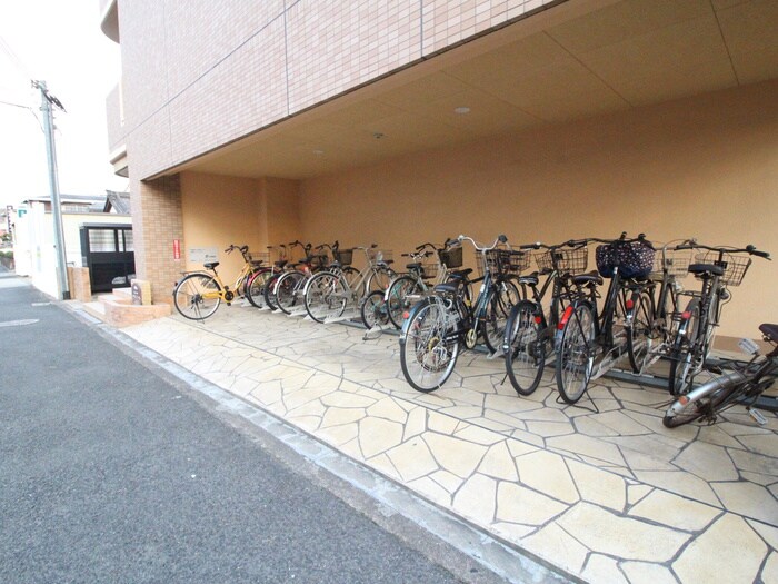 駐輪場 エテルノソ－レ
