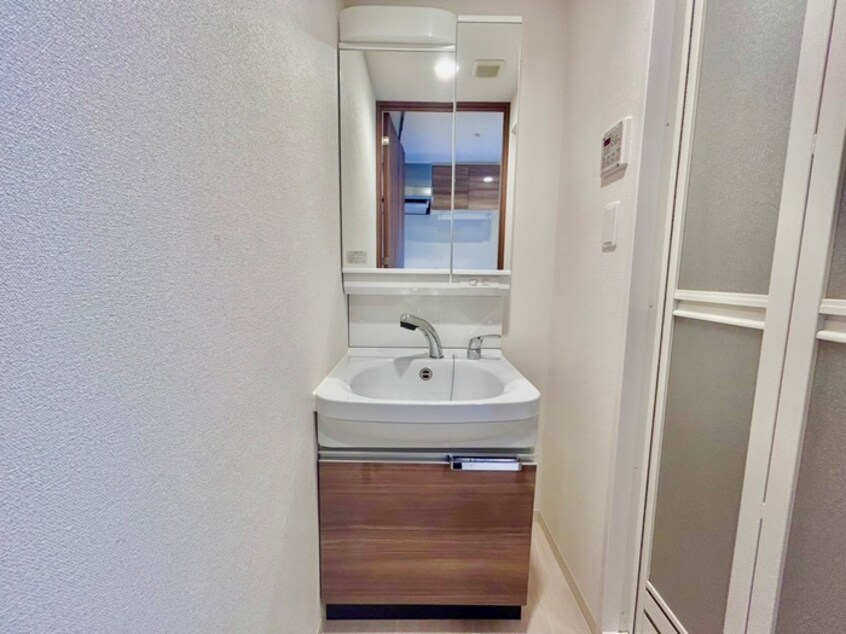 洗面 ﾌﾟﾚｻﾝｽ難波ｲﾝﾌｨﾆﾃｨ(711)