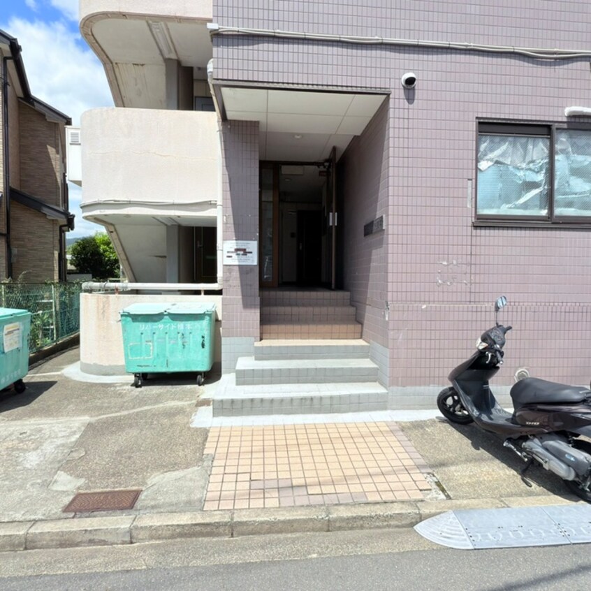 エントランス部分 リバーサイド橋本