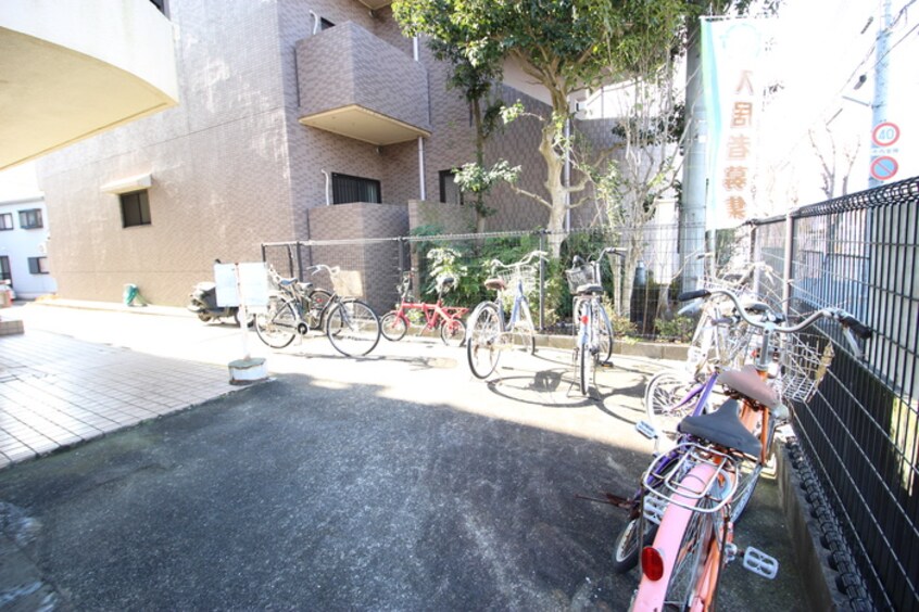 駐輪場 ハイツ長畑