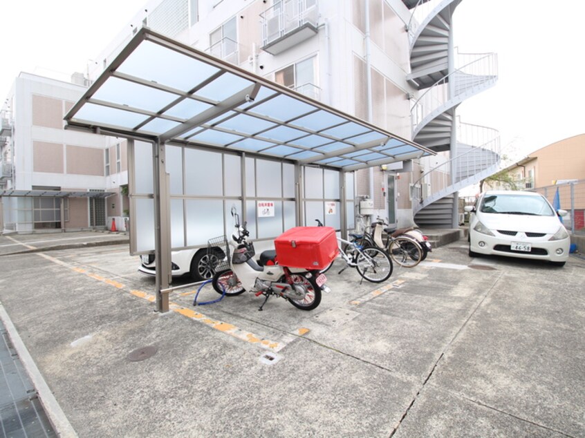 駐輪場 グッドライフ北千里