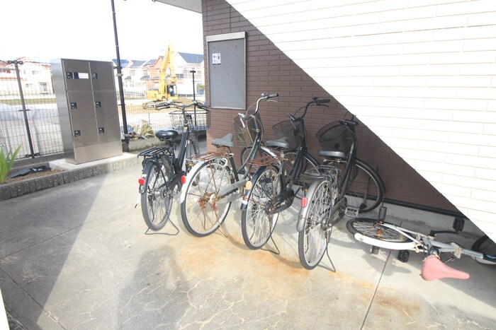 駐輪場 アム－ルもみのき