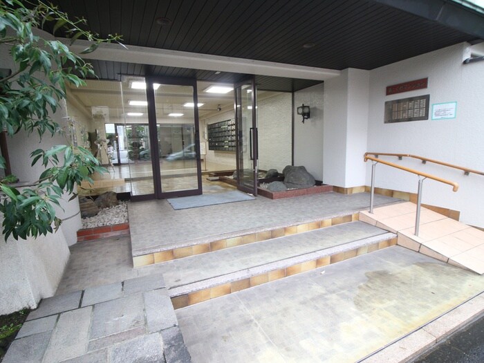 エントランス部分 第２くめマンション