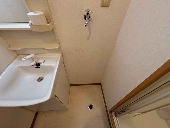 洗濯機置場 西の京マンション（4B）