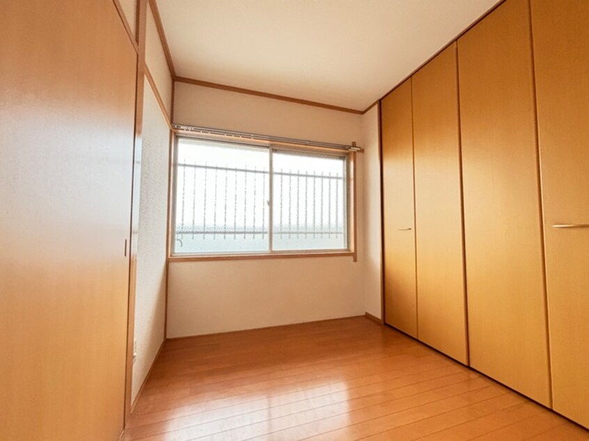 居室 西の京マンション（4B）