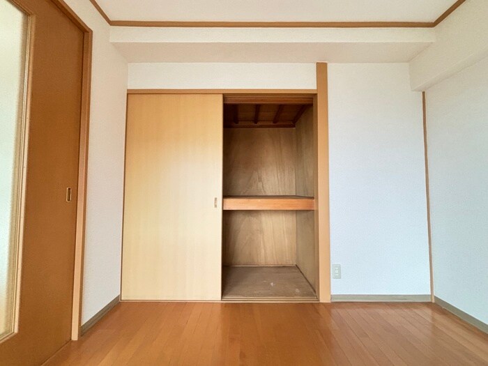 収納 西の京マンション（4B）