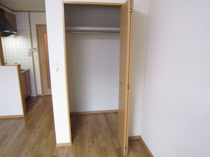 収納 メゾンラフィネ