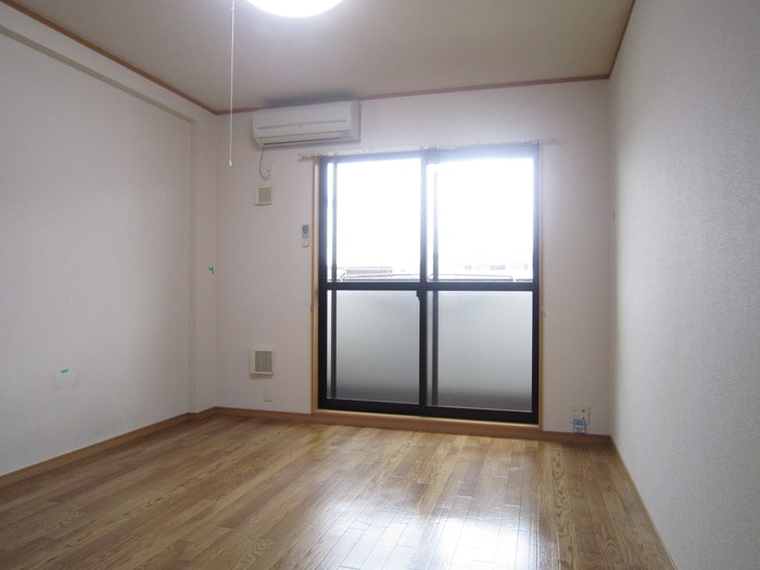 居室 メゾンラフィネ