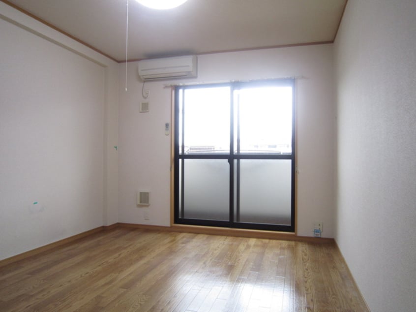 居室 メゾンラフィネ