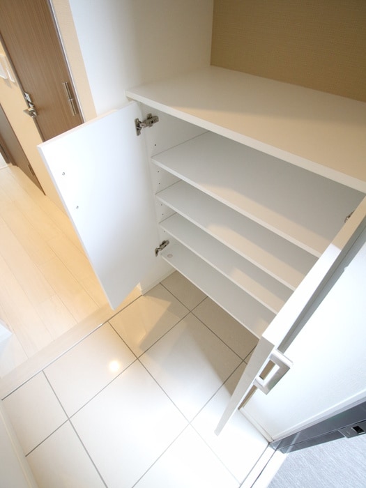 靴箱 ﾚｼﾞｭ-ﾙｱｯｼｭ桜宮ﾘﾊﾞｰﾃﾗｽ(302)