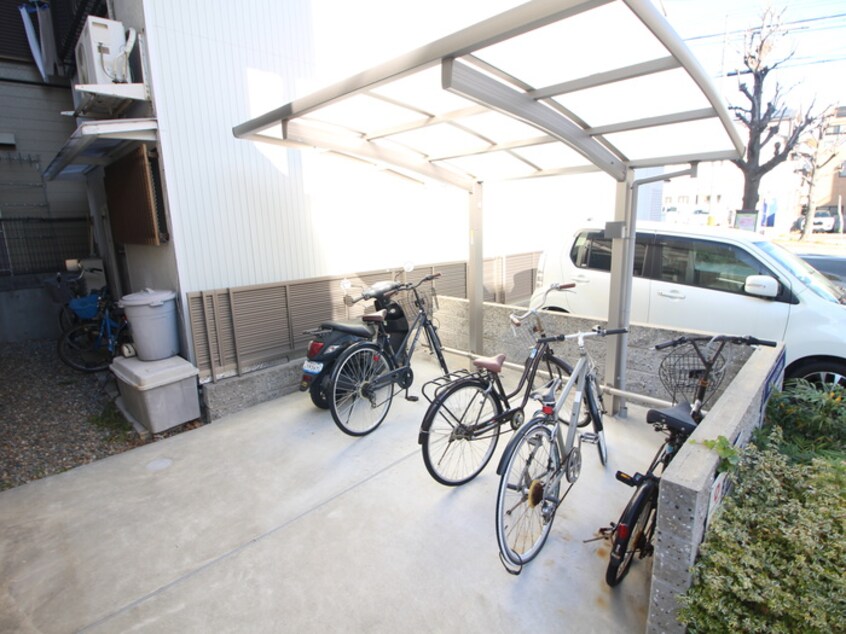駐輪場 ローレル千旦