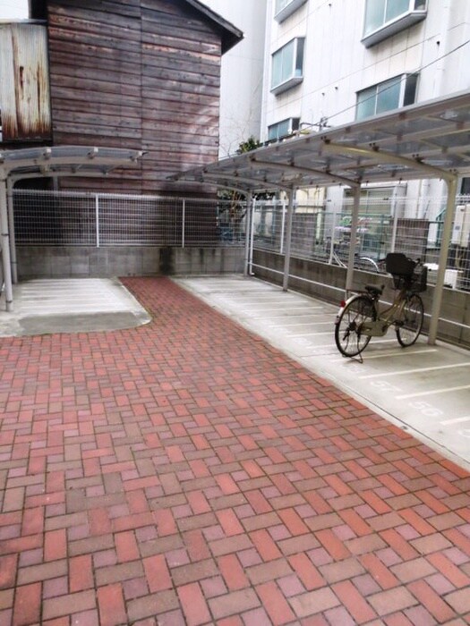 駐輪場 ＡＲＲＯＷ　ＦＩＥＬＤＳ貮番館