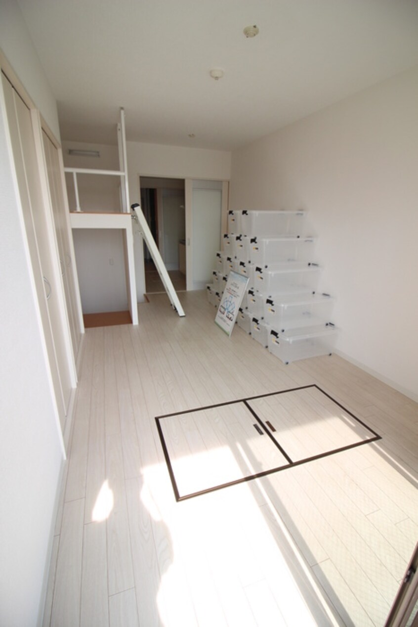 居室 ＡＲＲＯＷ　ＦＩＥＬＤＳ貮番館