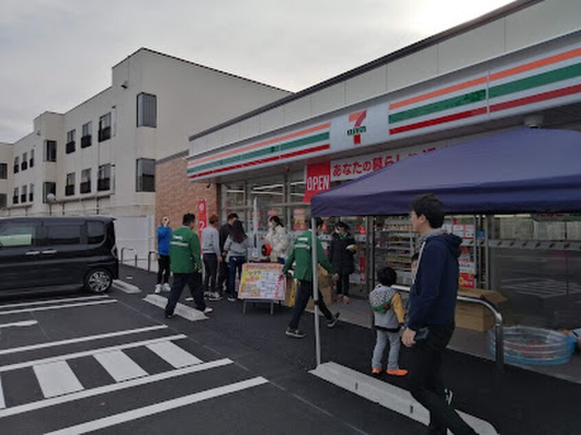 セブン-イレブン 高槻芝生町３丁目店(コンビニ)まで250m アルコバレ－ノ和