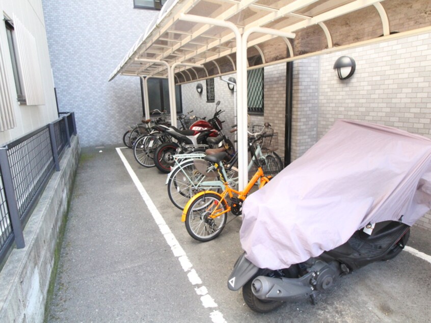 駐輪場 Ｍ　ＰＡＲＫ　ＷＥＳＴ
