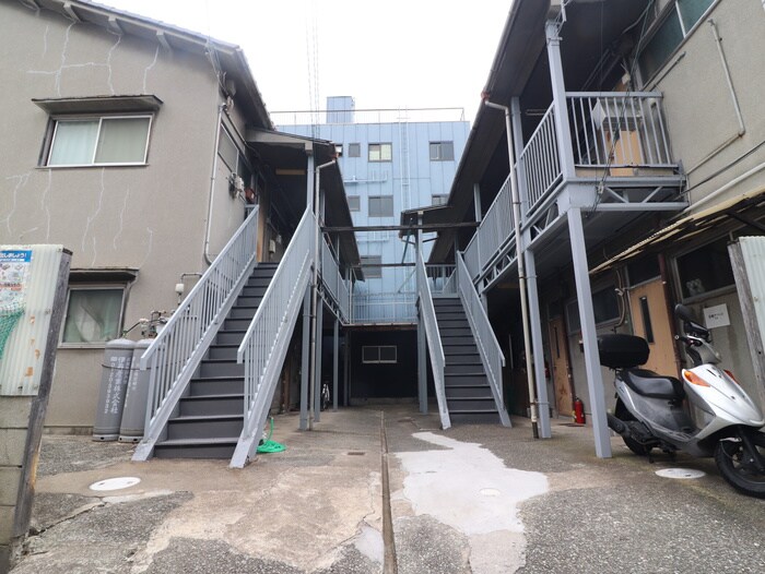 エントランス部分 尼崎アパ－ト南棟