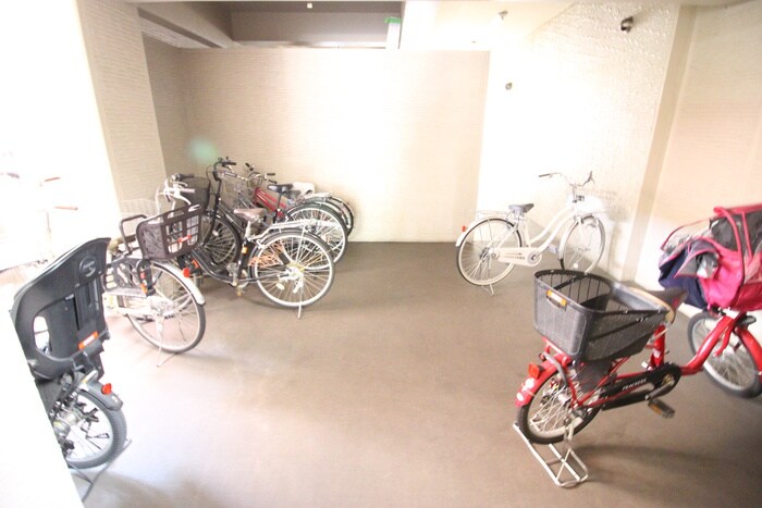 駐輪場 コウジィコート小林