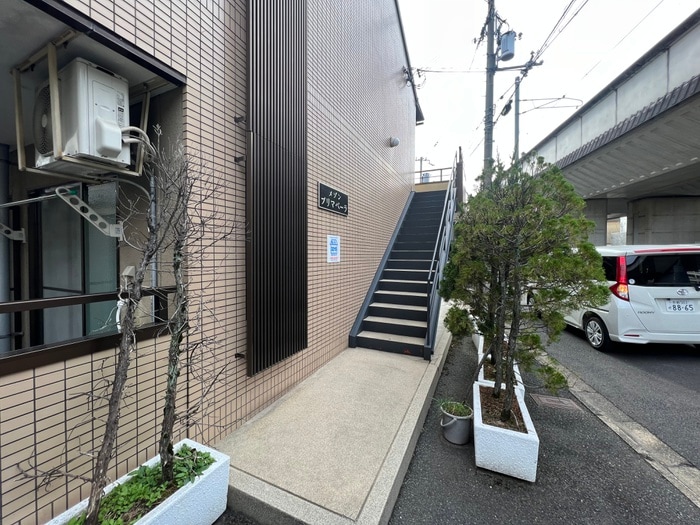 エントランス部分 メゾンプリマベーラ