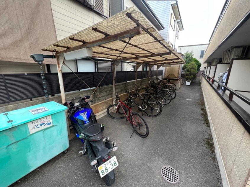 駐輪場 メゾンプリマベーラ