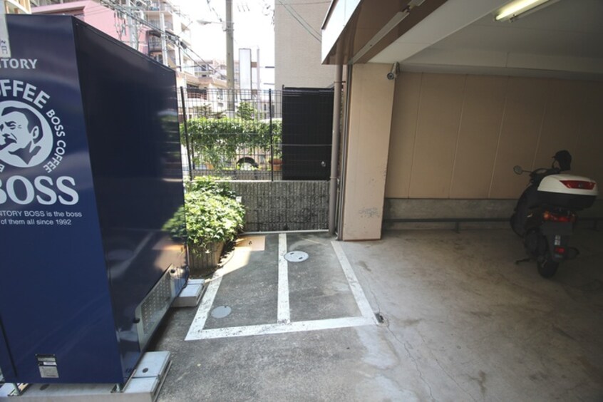バイク置き場 アランフェス京橋