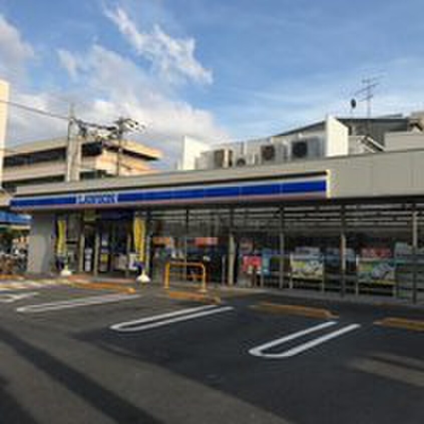 ローソン南吹田五丁目店(コンビニ)まで220m サムティガーデン江坂Ⅰ