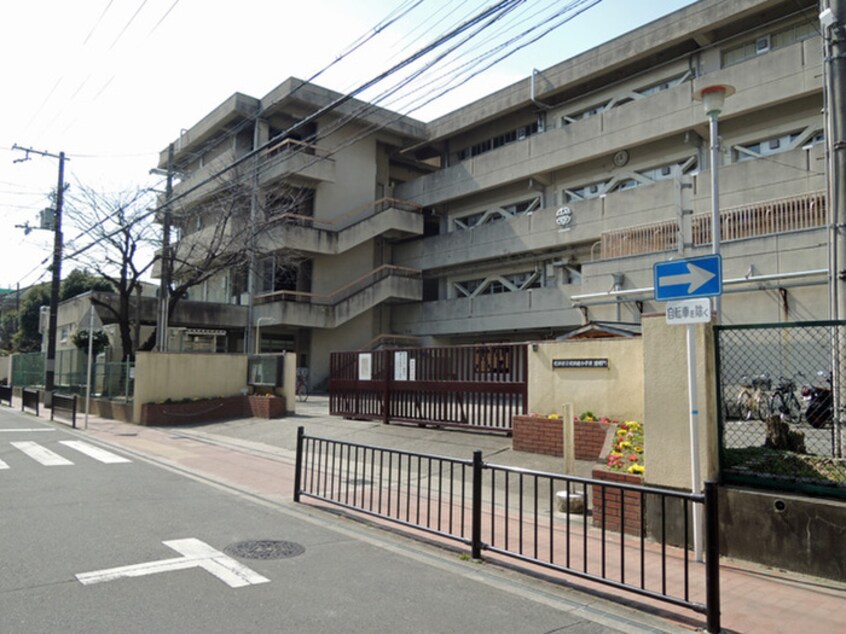 吹田南小学校(小学校)まで60m RIDGEガーデン江坂Ⅰ