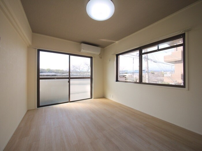 居室 リビエ－ル杉浦