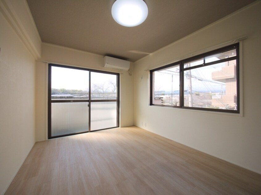 居室 リビエ－ル杉浦