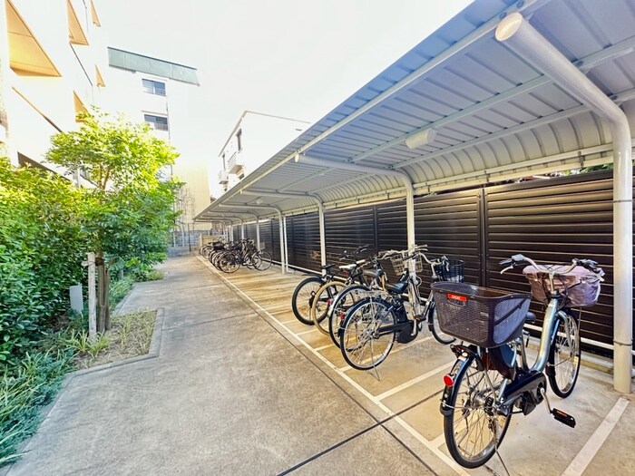 駐輪場 ル・クラージュ室町