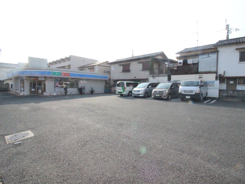 ローソン(コンビニ)まで300m ル・クラージュ室町