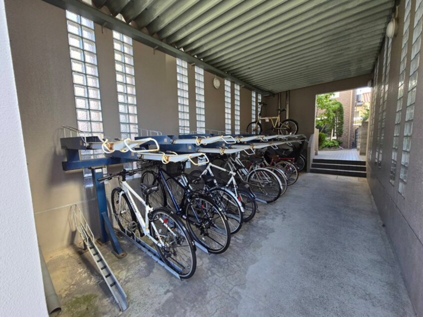 駐輪場 ビエント深草