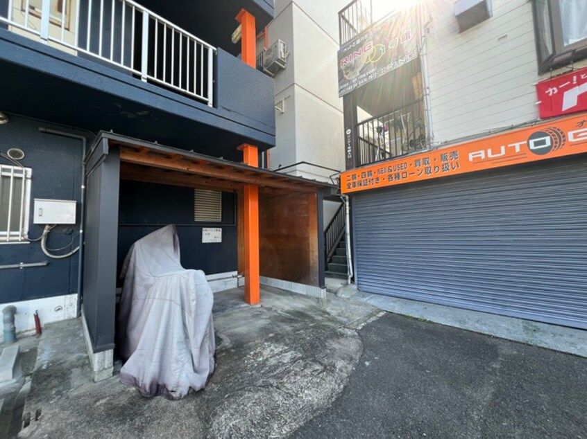 バイク置き場 エイト摂津