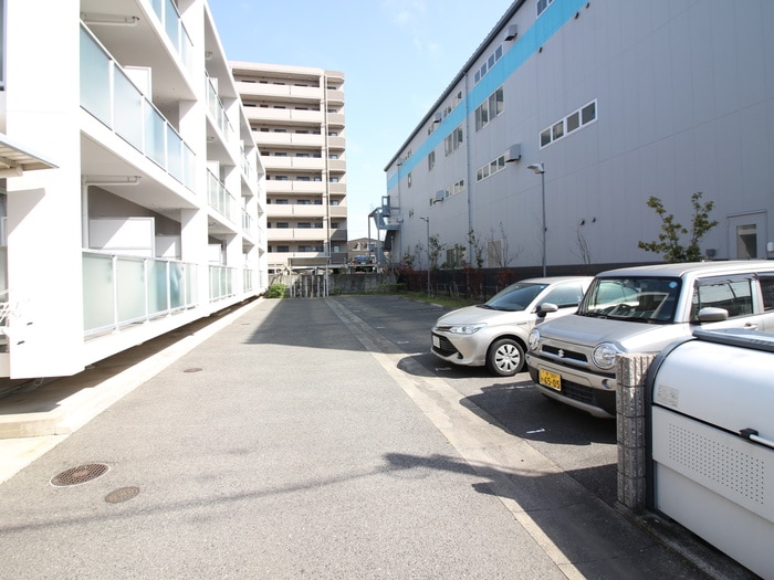 駐車場 コ－ト石津川