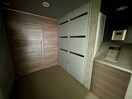 エントランス部分 Ｒｉｔｚ　ＳＱＵＡＲＥ　Ｑｂｅ