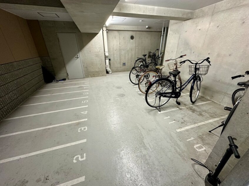 駐輪場 Ｒｉｔｚ　ＳＱＵＡＲＥ　Ｑｂｅ