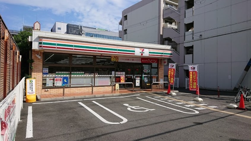 セブンイレブン(コンビニ)まで200m クローバー・レジデンス茨木