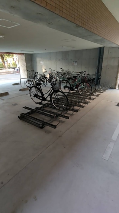 駐輪場 ラグゼ弁天町