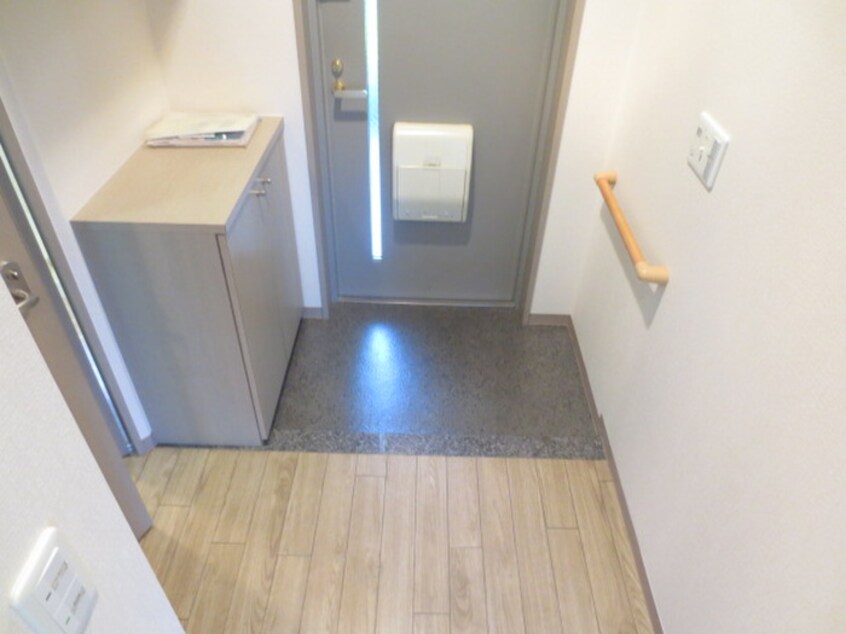 玄関 コ－ポウエハラⅢ