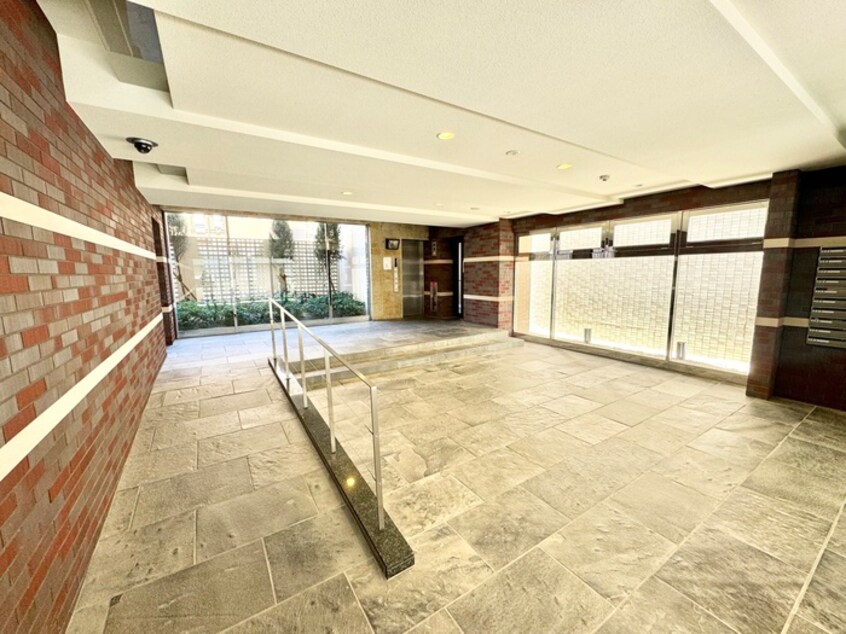 エントランス部分 エル・セレ－ノ石屋川