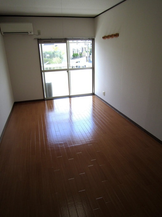 居室 ワイズ壱番館