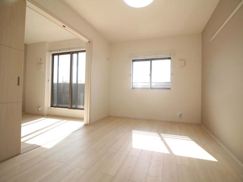 居室 ドミソレイユⅢ