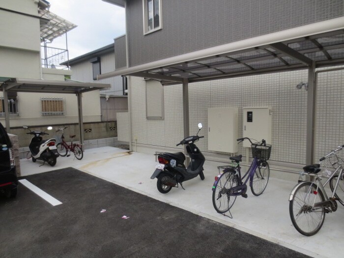 駐輪場 La Porte