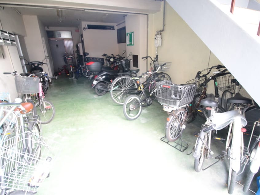駐輪場 ハイツ稲吉