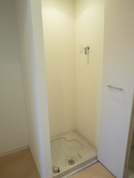 洗濯機置場 アドバンス東梅田アクシス(1402)