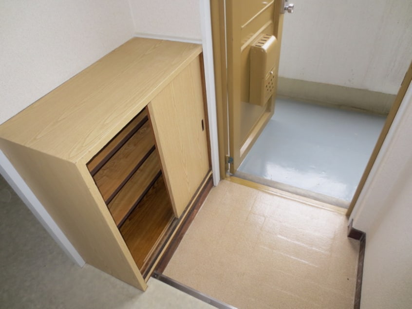 玄関 ヴィラナリ－小川