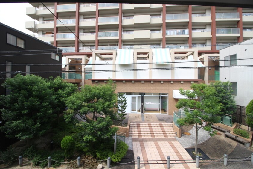 室内からの展望 フル－ル甲東園