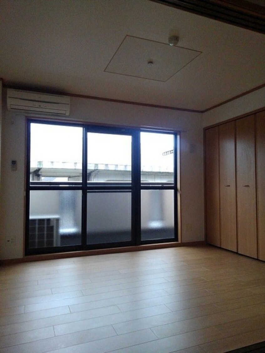 居室 サンロイヤル