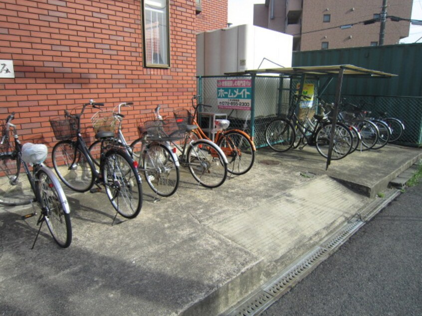 駐輪場 コーポいづみ